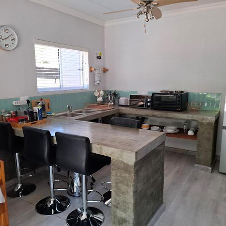 Emmaus Apartment Блоемфонтейн Екстериор снимка
