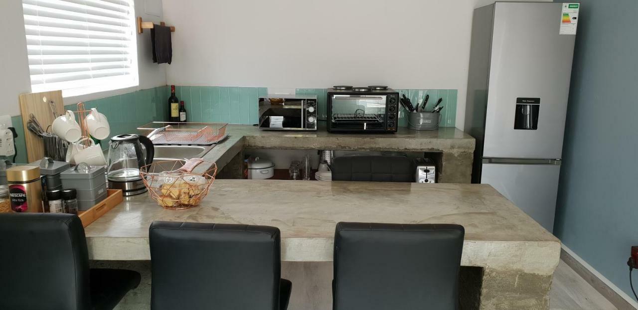 Emmaus Apartment Блоемфонтейн Екстериор снимка